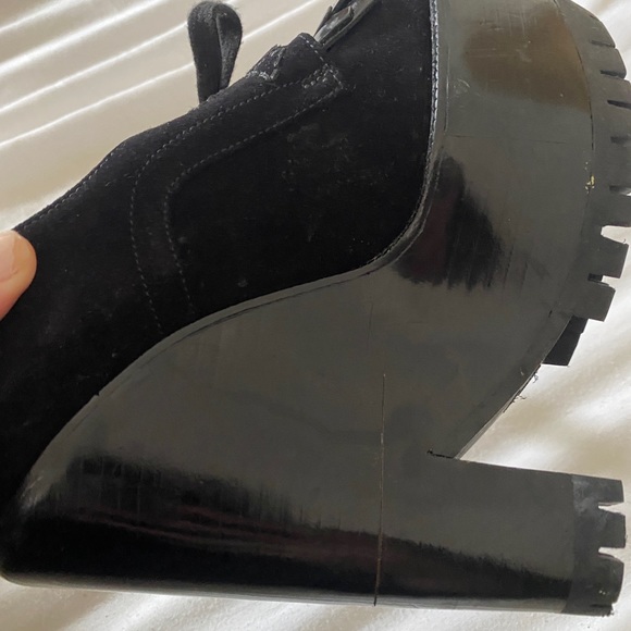 Burberry Prorsum Black Suede platforms silver loops/patent leather details - Picture 9 of 15